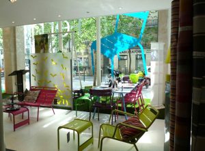 Boutique Fermob Paris - mobilier de jardin design en métal et en couleurs